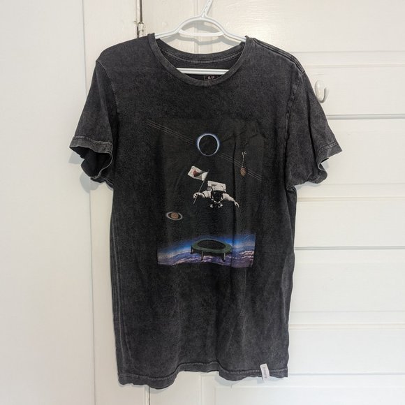 Distressed oversized graphic t-shirt - Picture 1 of 3